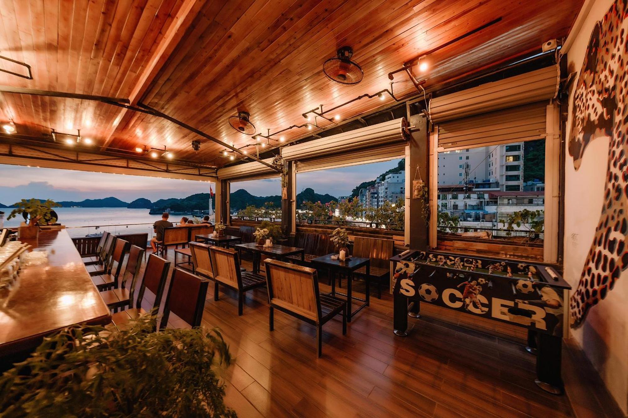 Catba Pod Hostel - Restaurant And Rooftop Bar Dong Khe Sau ภายนอก รูปภาพ