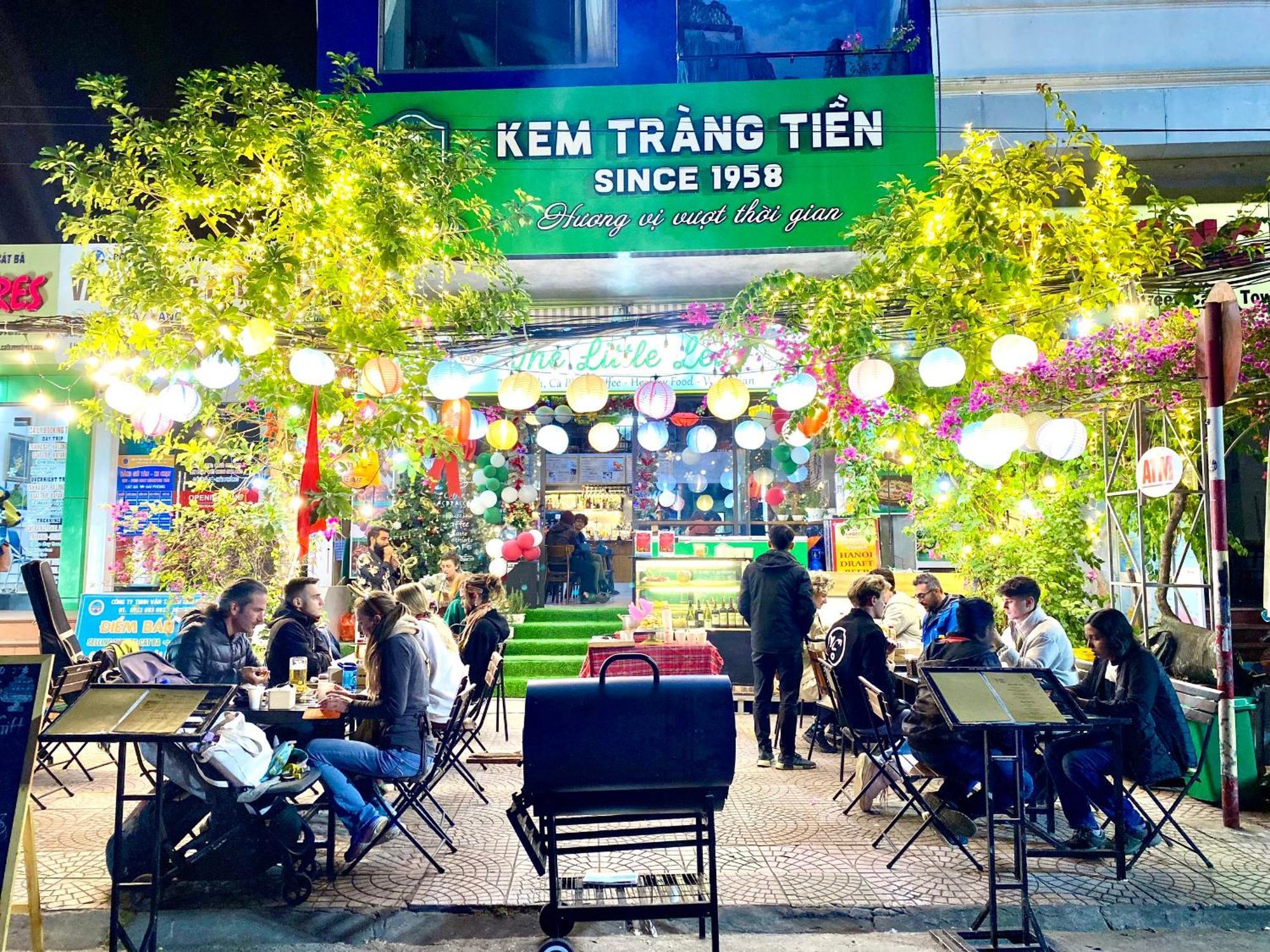 Catba Pod Hostel - Restaurant And Rooftop Bar Dong Khe Sau ภายนอก รูปภาพ